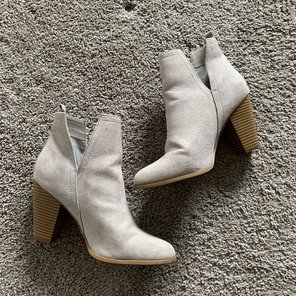 Express Shoes - Express Cream Suede Booties